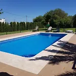Cami De Merle